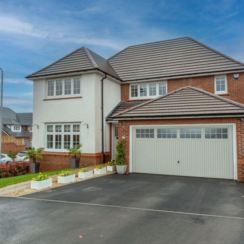 Hen Chwarel Drive, Llanwern. For sale with Clarke & Partners estate agent.